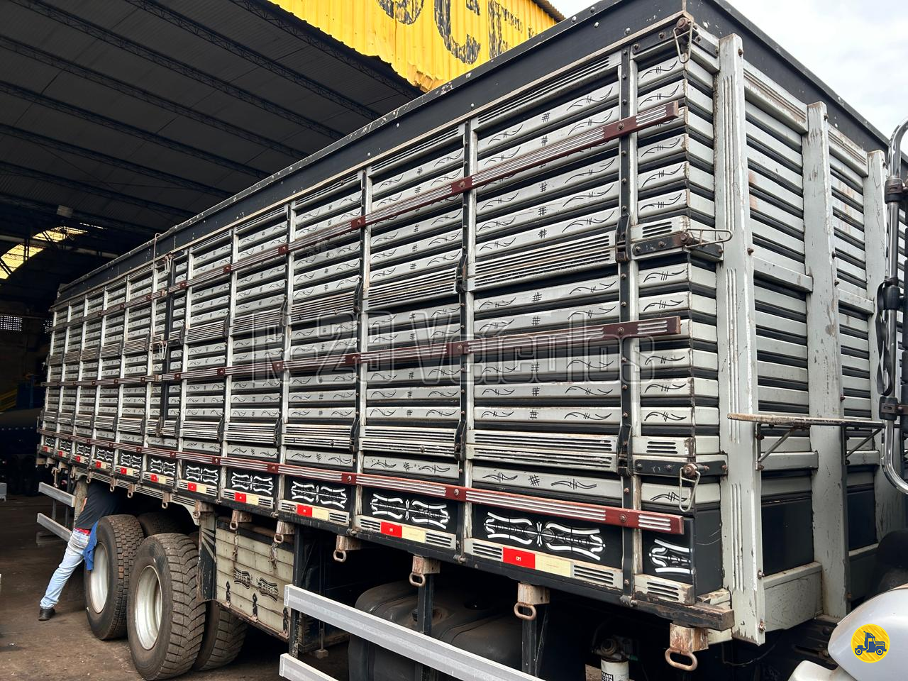 CARROCERIA SOBRE CHASSI  TRUCK GRANELEIRA R29 Caminhões IRACEMAPOLIS SÃO PAULO SP